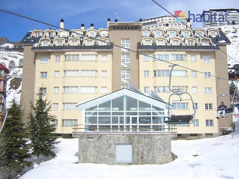 Habitat Zona Media Hotel Sierra Nevada 2*,